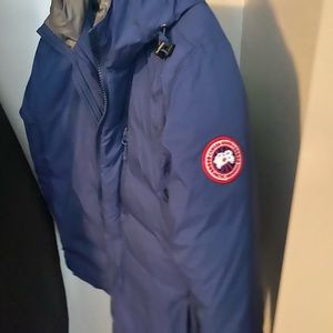 Canada Goose Size M